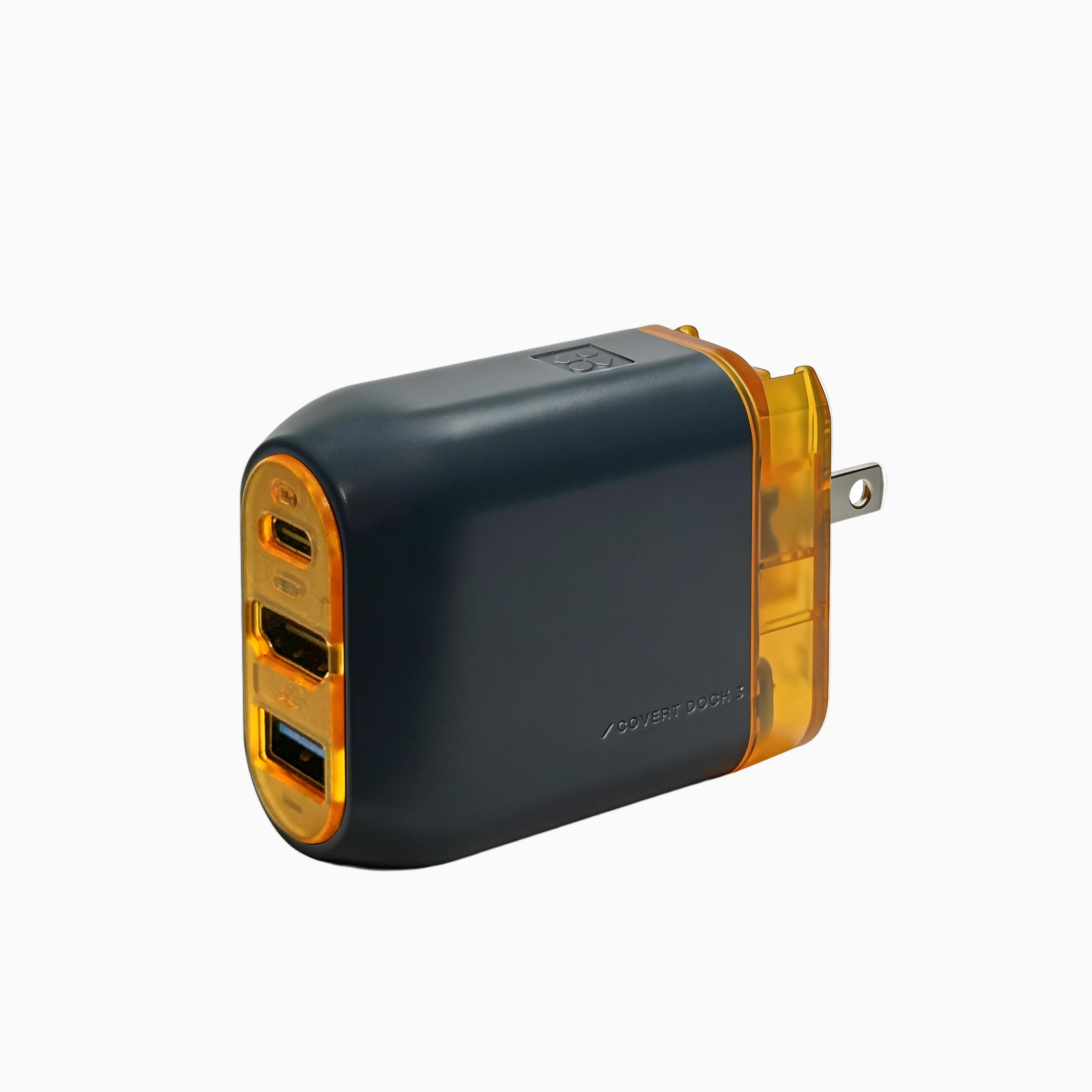 Genki Covert Dock 3 本體,側面可見 USB-C、HDMI、USB-A 三個埠