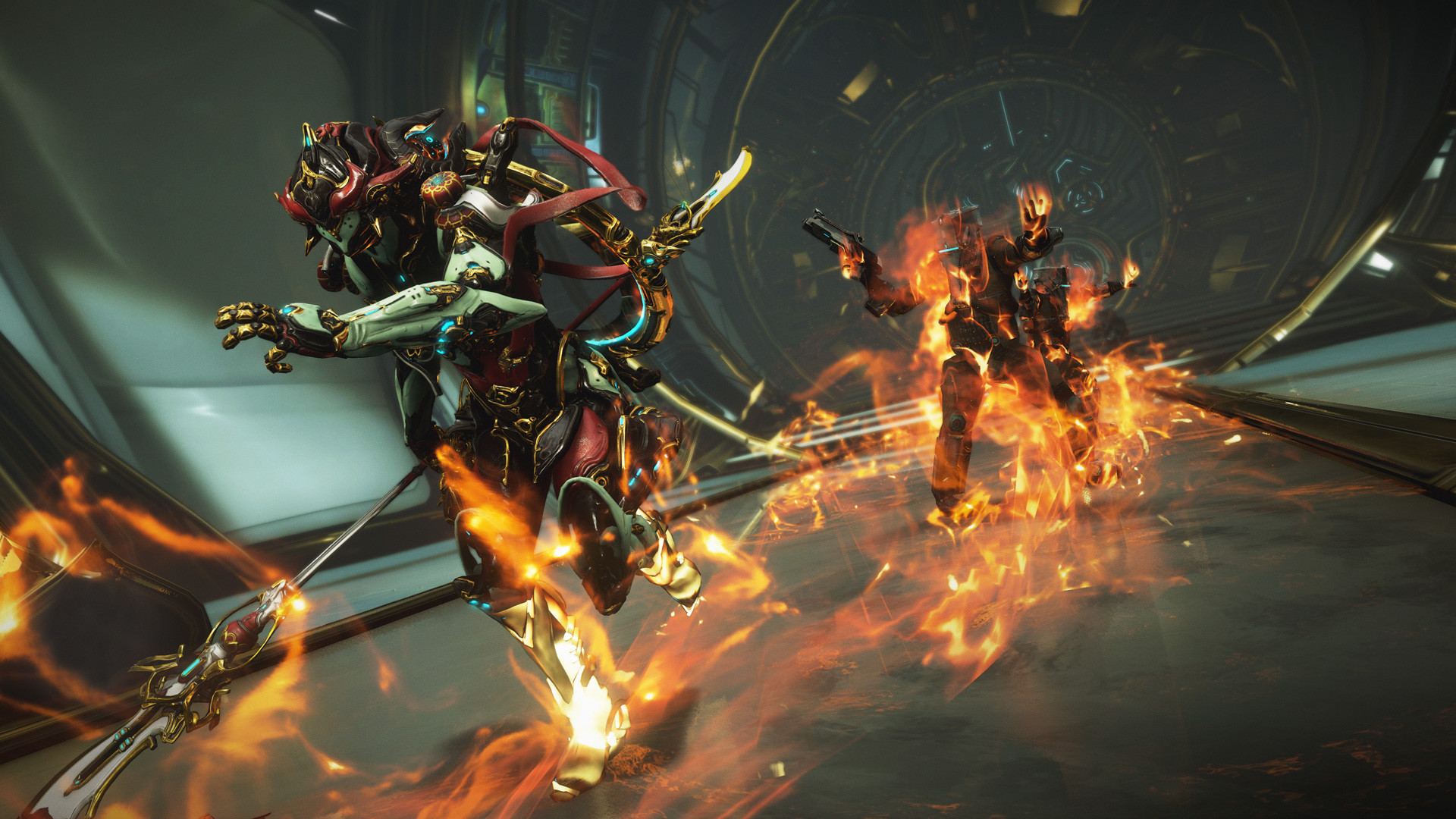 戰甲 Inaros Prime 持槍與近戰武器前衝,火焰效果同時點燃前方的 Grineer 敵兵